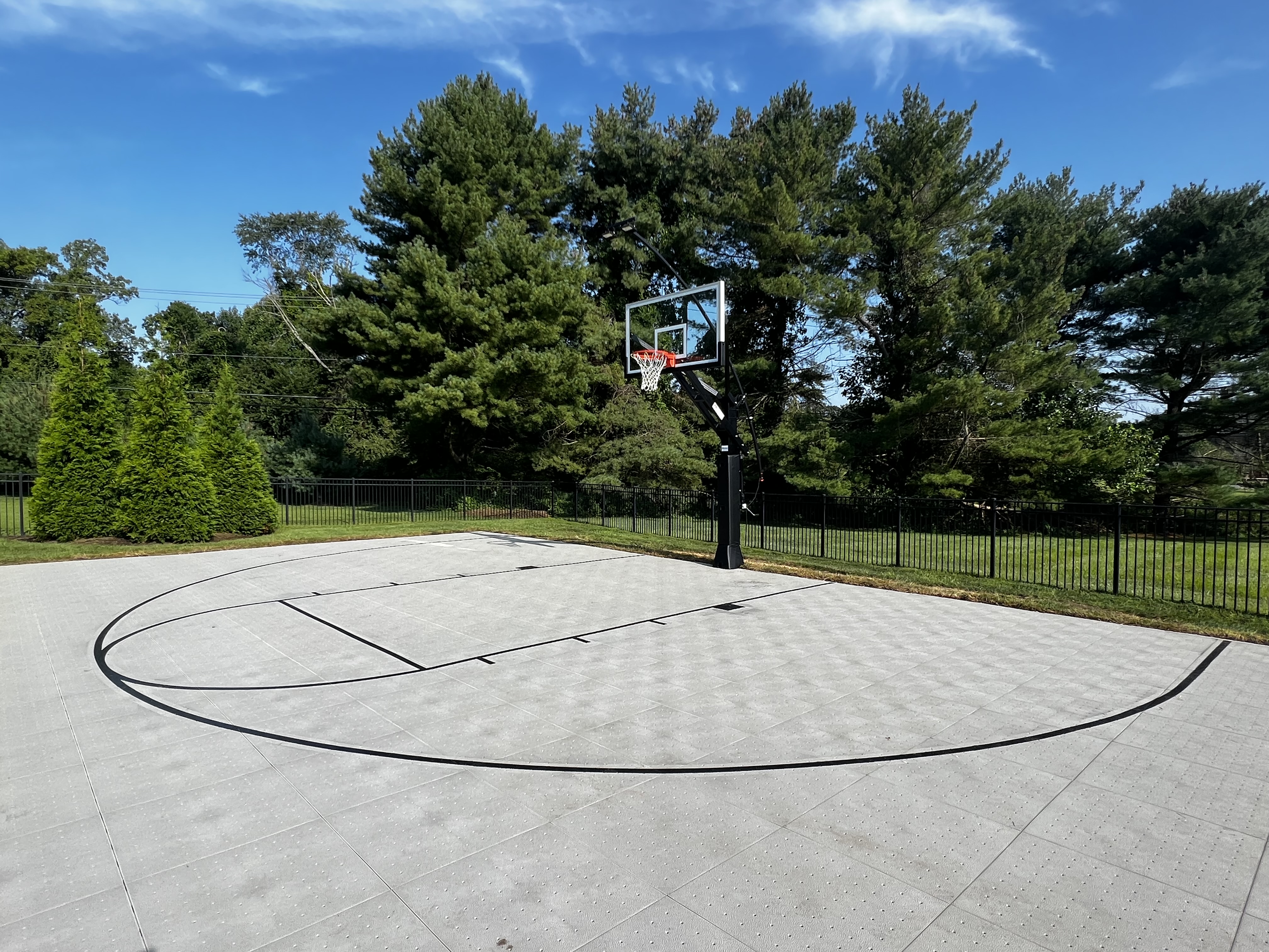 custom-pervious-driveway-basketball-court-DeShayes-Dream-Courts